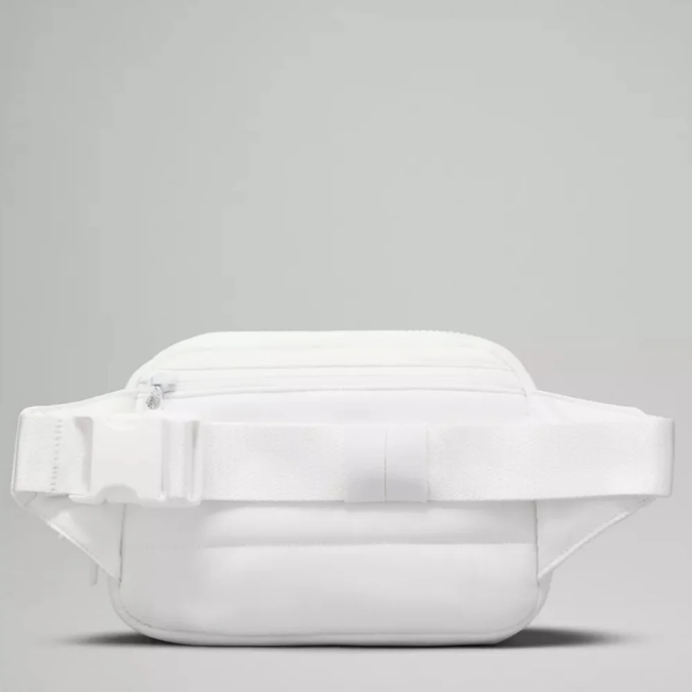 NWT Lululemon Everywhere Belt Bag Large 2L Wonder Puff - Picture 3 of 9